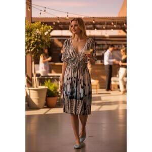 MI MANCHI Deep V-neck Knit Cocktail Dress - Size Small